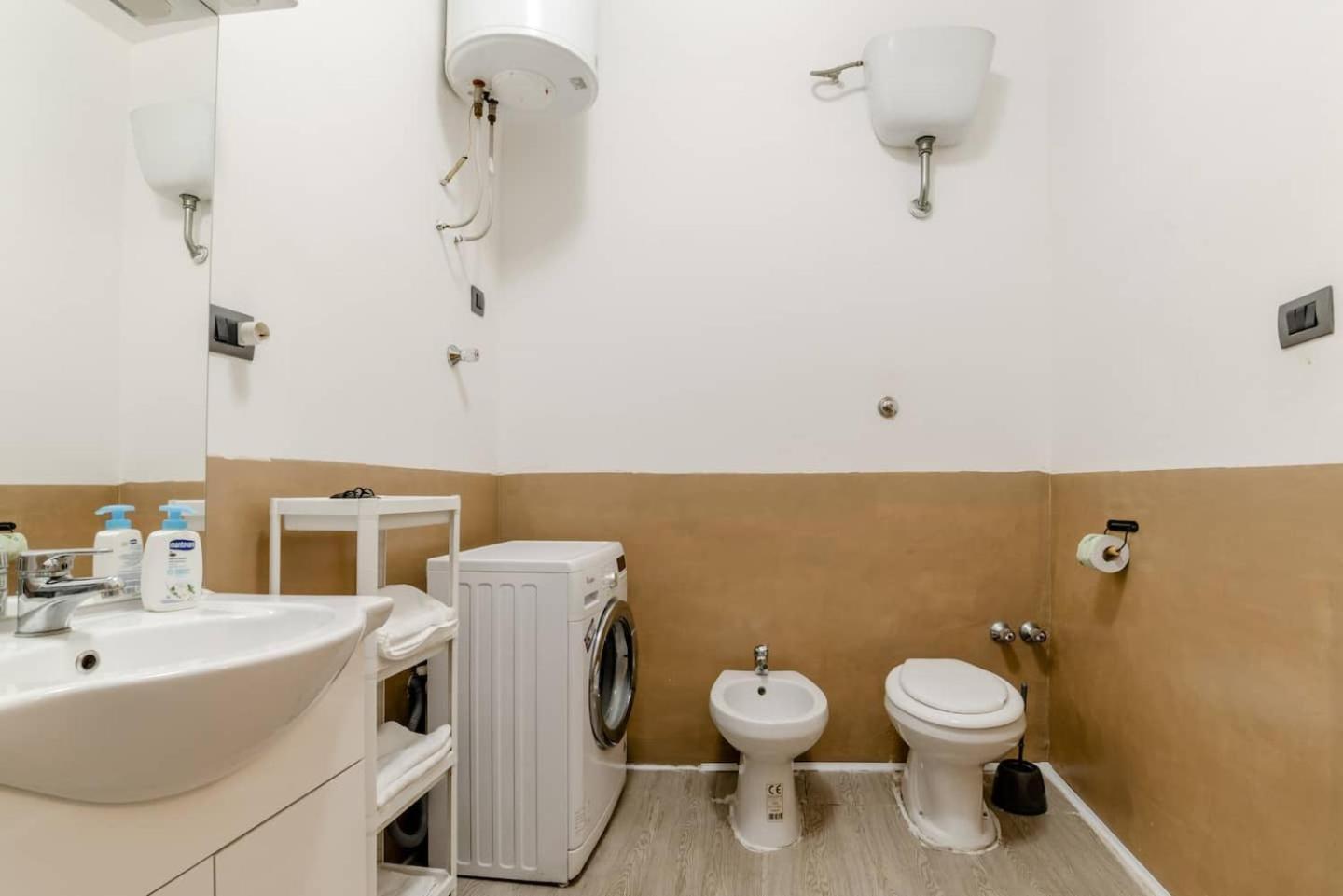 נאפולי Inside Chiaia Rooms מראה חיצוני תמונה