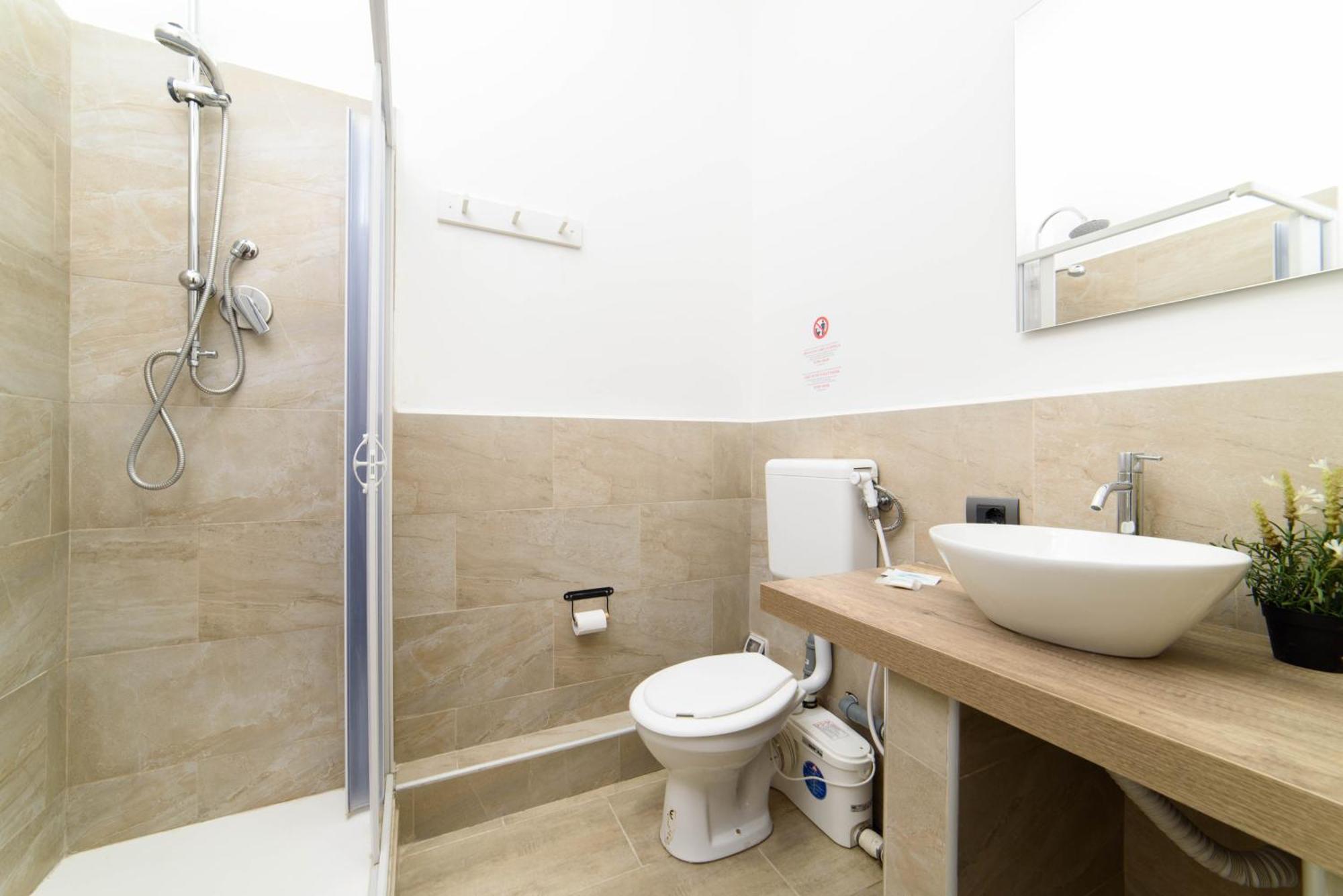 נאפולי Inside Chiaia Rooms מראה חיצוני תמונה